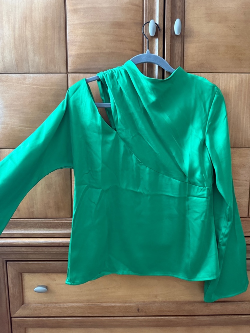 Emerald One-Shoulder Long-Sleeve Blouse